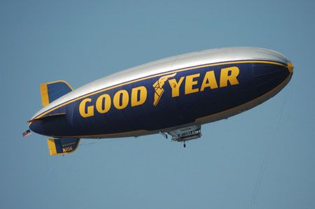 blimp Goodyear Blimp, Goodyear Arizona, Zeppelin Airship, Goodyear Tires, Fear Of Flying, Good Year, Deck Photos, Flight Deck, Air Show