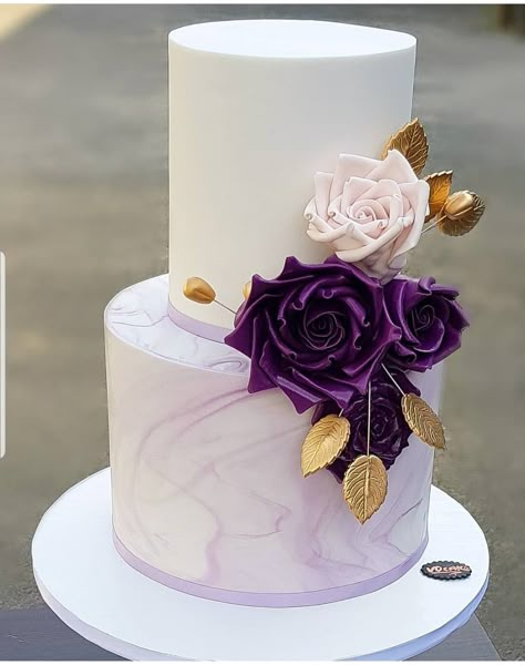 Purple Tiered Birthday Cake, Purple Tiered Cake, Plum Wedding Cake, Wedding Colors 2025, September Wedding Colors, Plum Bridesmaid, Violet Cakes, Purple Cakes Birthday, Silver Wedding Cake