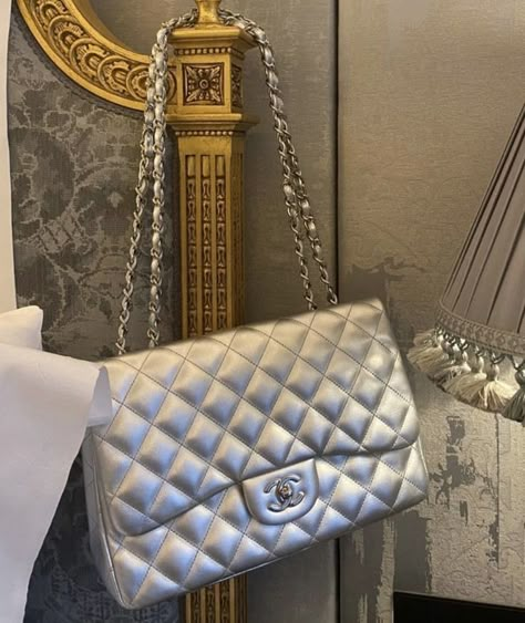 White Chanel Bag, Handbag Aesthetic, Luxury Inspiration, Silver Collection, Bag Silver, Inspiration Fashion, Homecoming Dress, Chanel Bag, Coco