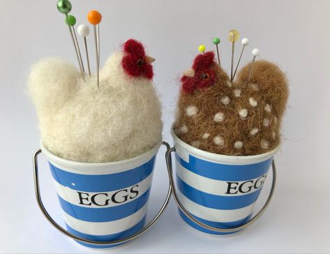 Felted Pin Cushions, Needle Felted Pin Cushions, Needle Felted Easter, Felt Pincushions, Felted Crafts, Felting Diy, Wool Felt Projects, Needle Felting Diy, Needle Felting Tutorials