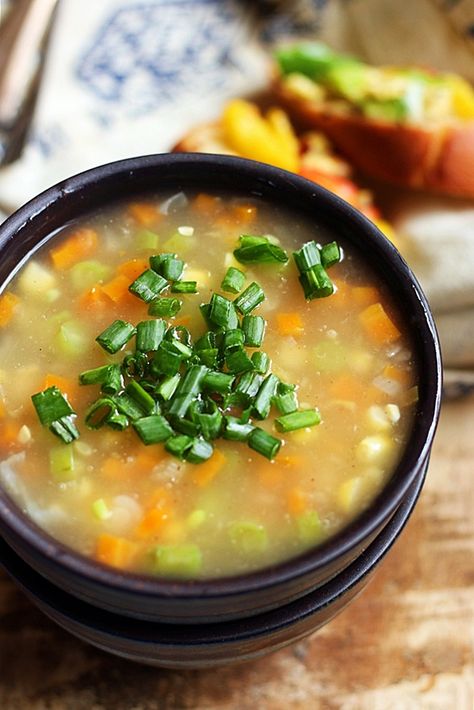 sweet corn clear soup recipe c Vegetable Soup Clear, Veg Clear Soup, Clear Soup Recipe, Clear Vegetable Soup, Clear Soup, Chinese Soup Recipes, Corn Soup Recipes, Sweet Corn Soup, Corn Soup