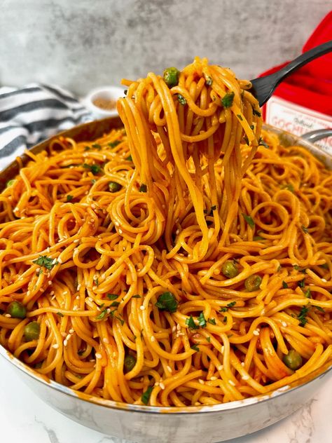 Gochujang Shrimp Noodles, Asian Spaghetti Recipes, Spicy Gochujang Noodles, Gochujang Zucchini, Korean Pasta Recipes, Gojuchang Noodles, Gochujang Spaghetti, Gochujang Buttered Noodles, Korean Spicy Noodles