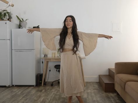 Hitomi Mochizuki Outfits, Earthy Fits, Hitomi Mochizuki, Manifest Journal, Brunette Fashion, Slow Clothing, Fig Leaf, Soft Girl Outfits, Boho Inspiration