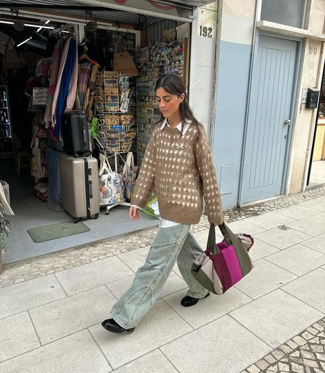 strolling around (when its not raining) 🌭 @parfois #parfoisandfriends | Instagram Vic Montanari Outfits, Chic Bohemian Outfits, Vicky Montanari Outfits, Vic Montanari, January 15, Bohemian Clothes, Bohemian Chic, Bitter, Ootd