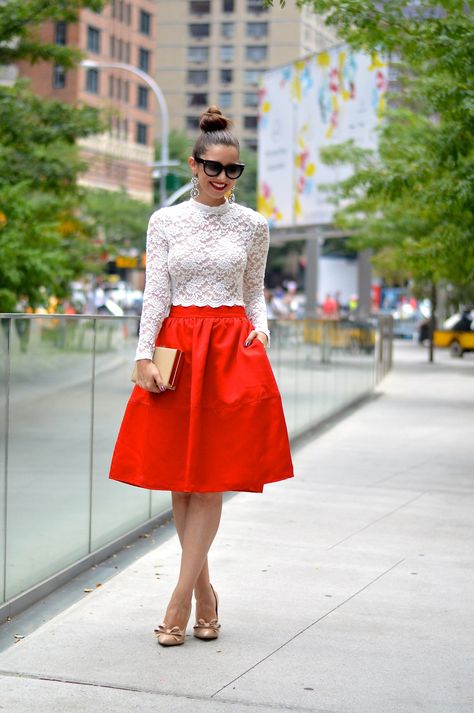 White Lace Crop Top with High Waisted Red Full Midi Skirt & Bow Heels NYFW Christmas Outfit Ideas For Teens, Modelling Outfits, Red Tank Top Outfit, Crop Top Elegante, Simple Christmas Outfits, Outfit Ideas For Teens, Modeling Outfits, Red Midi Skirt, Skirt Bow