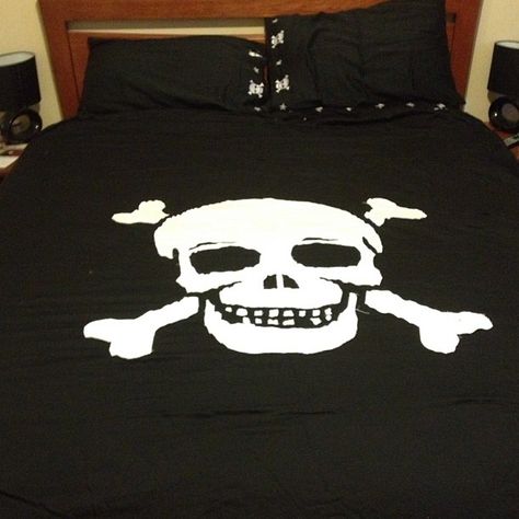 Emo Room Decor, Skull Bedding, Skull Aesthetic, Redecorate Bedroom, Emo Room, Dream Room Inspiration, Scene Room, Gothic Decor, Cute Home Decor