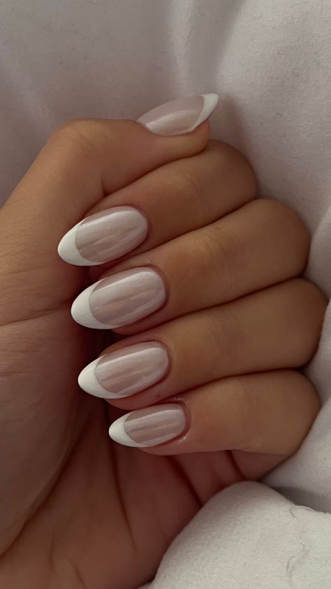 Ombre Chrome Nails, White French Tips, White Chrome Nails, White Tip Nails, Pink Chrome Nails, Bunny Nails, Milky Nails, Viral On Tiktok, Eye Nails