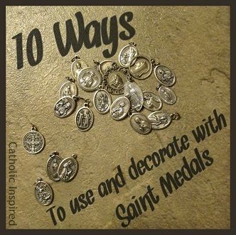 10 Ways to Use and Decorate with Saint Medals ~ Catholic Inspired Diy Catholic Gifts, Catholic Crafts For Adults, Catholic Classroom Decor, Sisters Activities, Catholic Halloween, Saint Medals, Prayer Corner, Catholic Decor, Catholic Crafts