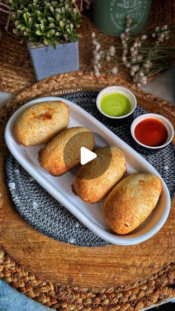 10 Minute Meals, Red Chilli Powder, Cheese Rolling, Bread Roll, Chaat Masala, Boiled Potatoes, Red Chilli, Chilli Powder, Bread Rolls