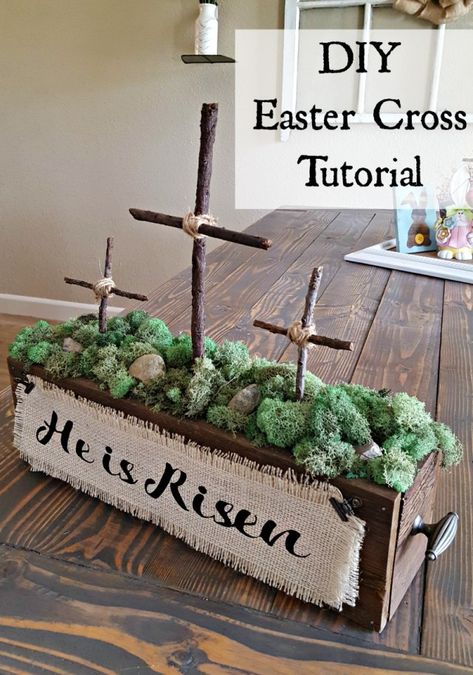 How to make a wooden cross Tafel Decor, Easter Projects, Easter Cross, Easter Decorations Christian, Crosses Decor, Easter Decorations Diy Easy, Easter Crafts Diy, Easter Centerpieces, Spring Easter Decor