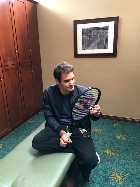 Federer Aesthetic, Roger Fedrer, Federer Wimbledon, Rodger Federer, Tennis Men, Tennis Lifestyle, Tennis Pictures, Atp Tennis, Tennis Aesthetic