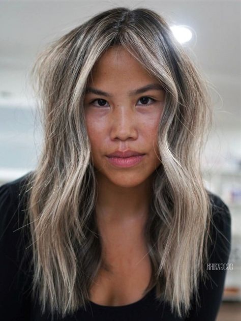 Asian Sandy Blonde Hair with Gray Babylights Highlights For Gray Hair, Ash Grey Hair, Gray Highlights, Platinum Hair Color, Gray Balayage, Grey Blonde Hair, Granny Hair, Grey Highlights, Hair Adviser