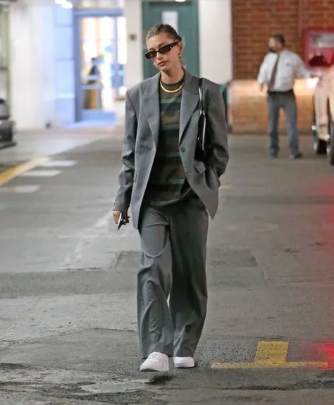 Hailey Bieber's Blazer Street Style Is the Epitome of Cool Hailey Bieber Street Style, Hayley Bieber, Blazer Street Style, Leather Midi Dress, Estilo Chic, October 19, Hailey Baldwin, Hailey Bieber, Tailored Jacket