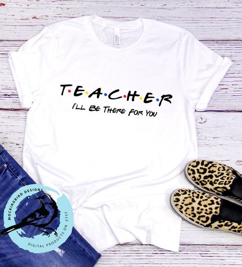 Diy Nurse, Diy Nursing, Teacher Tee Shirts, Design For T Shirt, Mugs Christmas, Teachers Diy, Teaching Shirts, Nurse Appreciation, Teacher Outfit