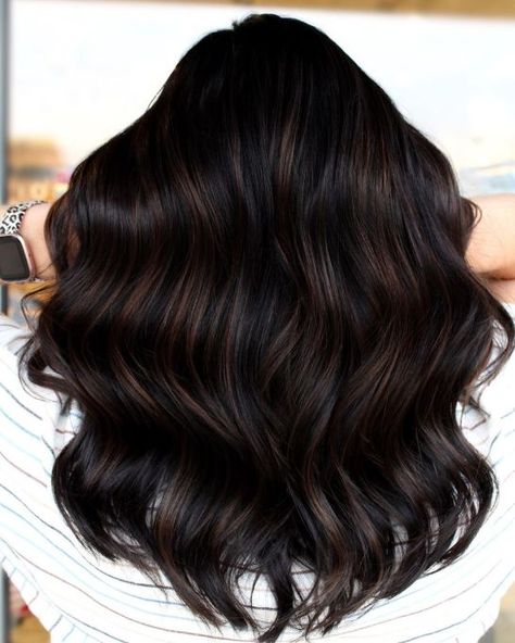 Brunette Bayalage, Brunette Ombré, Chocolate Brown Hair Ideas, Balayage Dark Hair, Hair Bayalage, Winter Brunette, Bayalage Brunette, Fall Brunette, Highlights Brunette