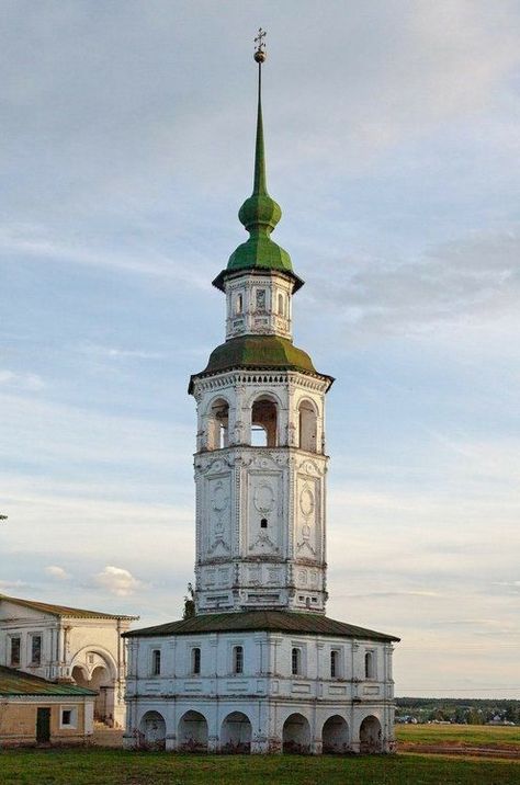 Building Sketch, Building Photography, Russian Architecture, Unusual Buildings, Cathedral Architecture, European Castles, Brick Architecture, Bell Tower, European Architecture