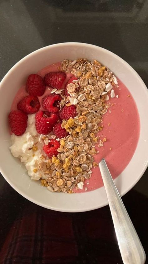 Heathy Snack, Breakfast Smoothie Bowl, Healthy Food Inspiration, Makanan Diet, Healthy Food Dishes, Healthy Food Motivation, Healthy Lifestyle Food, Pre Workout, Food Obsession