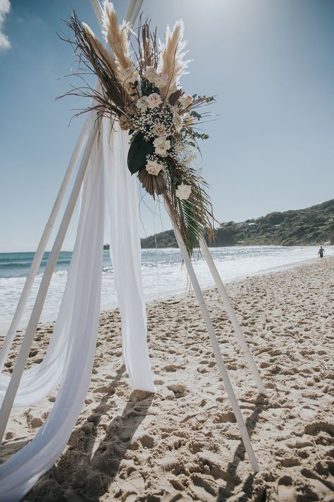 Beach Florals, Arch Ways, Hire Style, Poppy Photo, Wild Photography, Road Photography, Pineapple Images, Wedding Arbour, Most Beautiful Wedding