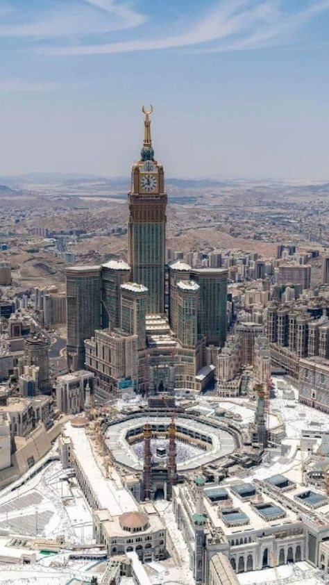 Mecca Hotel, Mecca Saudi Arabia, Al Qur'an Photography, Masjid Al Haram, Qur'an Photography, Mosque Architecture, Quran Recitation, Islamic Wallpaper, Clock Tower