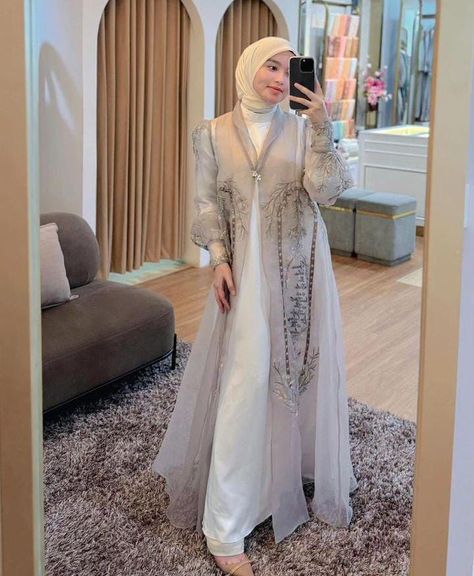 Kebaya Bridesmaid Hijab, Engagement Dress Hijab, Outer Hijab, Bridesmaid Dresses Hijab, Modest Bridal Dresses, Kebaya Lamaran, Batik Dress Modern, Kebaya Modern Dress, Kebaya Dress