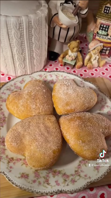 Coquette Baking Aesthetic, Coquette Dessert Recipes, Romantic Baking Ideas, Heart Donut Recipe, Baking Recipes Donut, Coquette Food Recipes, Aesthetic Food To Make, Easy Baking Recipes Videos, Coquette Baking Recipes