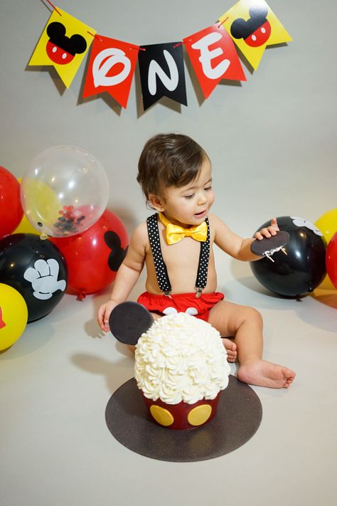 1st Birthday Photoshoot Mickey Mouse, Mickey Mouse Photo Shoot Ideas, Mickey Mouse Birthday Decorations, Mickey First Birthday, Mickey Mouse Photos, Mickey Mouse Themed Birthday Party, Mickey Mouse 1st Birthday, 1st Birthday Photoshoot, First Birthday Pictures