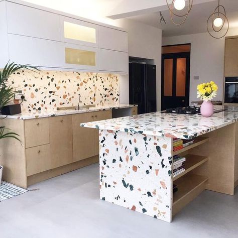 37 Awesome Terrazzo Kitchen Countertop Ideas - Shelterness Terrazzo Kitchen Countertops, Terrazzo Backsplash, Terrazzo Countertop, Terrazzo Kitchen, Concrete Counters, Terrazzo Design, London Kitchen, Eclectic Kitchen, Lobby Interior