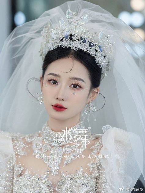 Chinese Makeup Wedding, Chinese Bridal Makeup, Fantasy Country, Chinese Makeup, Makeup Bride, Makeup Wedding, Chinese Wedding, Wedding Stuff, Bridal Makeup