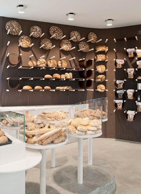 12 Beautiful Bakeries from Around the World - L' Essenziale Bakery Interior Design, Boutique Patisserie, Bakery Shop Design, Bakery Store, Bakery Interior, Bakery Design Interior, Bread Shop, Food Retail, Cafe Bakery