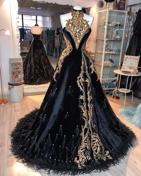 Gaun Abad Pertengahan, Chique Outfits, Fantasy Dresses, Fantasy Gowns, Ball Gowns Evening, Fairytale Dress, Ball Gowns Prom, Fantasy Dress, Blonde Pixie