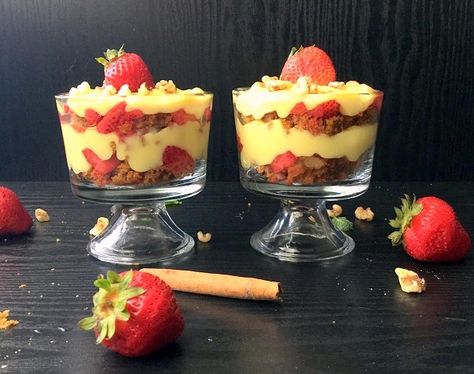 Pasta With Roasted Vegetables, Cake Parfait, Cake With Custard, Desserts In A Glass, Strawberry Compote, Baked Carrots, Store Bought Cake, Dessert Glasses, Ceramic Cookware