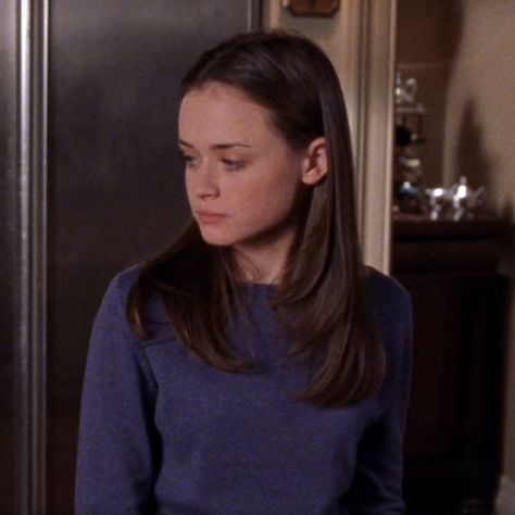 Rory Gilmore Hair, Ombre Hair Color For Brunettes, Rachel Green Hair, Gilmore Girls Fashion, Simple Prom Hair, Hair Upstyles, Girl Haircut, Rory Gilmore, Long Layered Hair