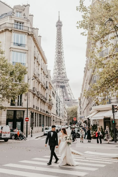 Paris Bride, Paris Elopement Photography, Year End Review, Paris Shoot, Photoshoot Paris, Eiffel Tower Wedding, Street In Paris, Paris Engagement Photos, Crossing The Street