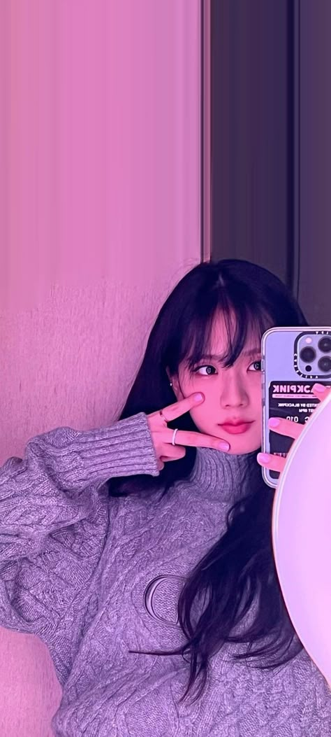 Kpop Iphone Wallpaper, Blackpink Wallpaper, Mirrored Wallpaper, Purple Wallpaper Iphone, Lisa Blackpink Wallpaper, Kim Jisoo, Purple Wallpaper, Blackpink Photos, Black Pink Kpop