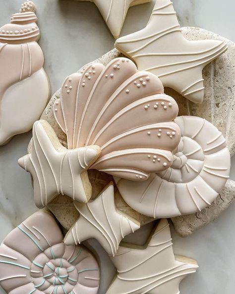 Destination Birthday Party, Seashell Cookies, Beach Dessert, Pearl Baby Shower, Iced Biscuits, Fun Party Themes, Beach Birthday, Baby Themes, Birthday Food