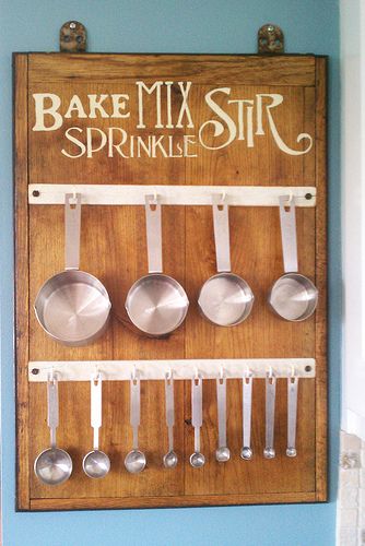 DIY Repurposed Sewing Machine Lid Measuring Cup Holder Hanger Kitchen Wall Hanging Cabinet Door Crafts, Cabinet Doors Repurposed, Apartment Storage, Door Crafts, Kitchen Wall Hangings, Old Sewing Machines, Rustic Crafts, Measuring Cup, Trendy Kitchen