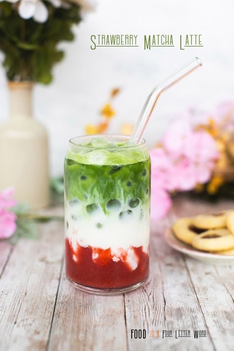 Coconut Cloud Smoothie, Iced Strawberry Matcha Latte, Matcha Foam, Dirty Matcha, Cloud Smoothie, Strawberry Matcha Latte, Foam Recipe, Pane Naan, Coconut Cloud