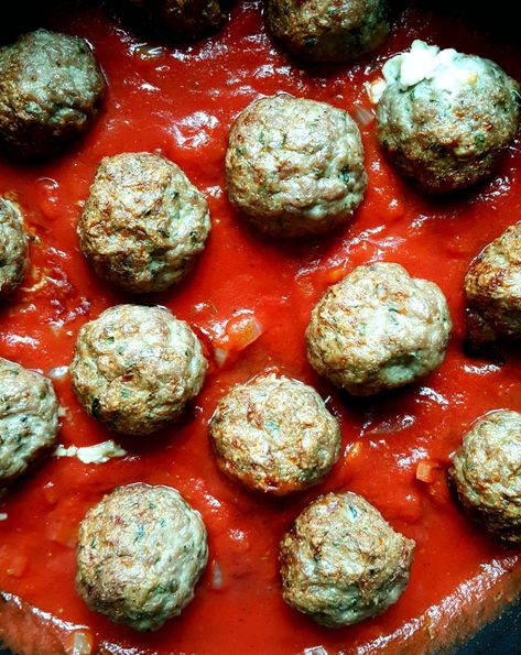 Feta Stuffed Meatballs, Meatballs Recipes, Stuffed Meatballs, Cheese Stuffed Meatballs, Turkey Meatball Recipe, Meatball Pasta, Cook More, Girls Home, Feta Recipes