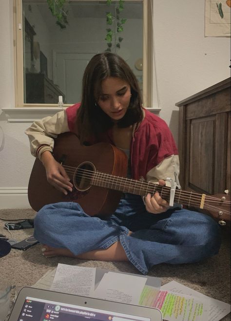 Guitar Female Aesthetic, Singing Aesthetic Guitar, Teaching Guitar Couple, How To Pose With Guitar, Cool Guitar Acoustic, Hobby Girl Aesthetic, Learning Guitar Aesthetic, Guitar Playing Pose, Guitar In Bedroom