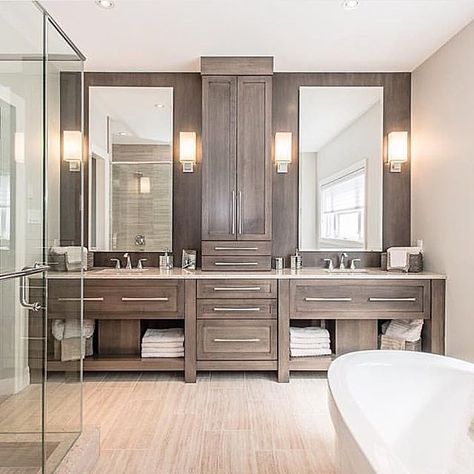 Beautiful and so much storage space! By @hawksviewhomeskw --Love the his and her's sinks! must have; especially with Nick's shaving soaps. Makeover Kamar Mandi, Wooden Bathroom Vanity, Beautiful Master Bathrooms, Bad Inspiration, Master Bath Remodel, Wooden Bathroom, Bathroom Renos, Bathroom Remodel Master, Bath Remodel