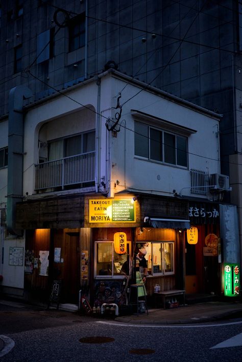 Late night dinner in Nagasaki, Japan by link44 The post Late night dinner in Nagasaki, Japan appeared first on Alo Japan. Japan Night Life, Retro Japanese Aesthetic, Japan Street Photography, Japan At Night, Nagasaki Japan, Japanese Countryside, Late Night Dinner, Tokyo Japan Travel, Costume National