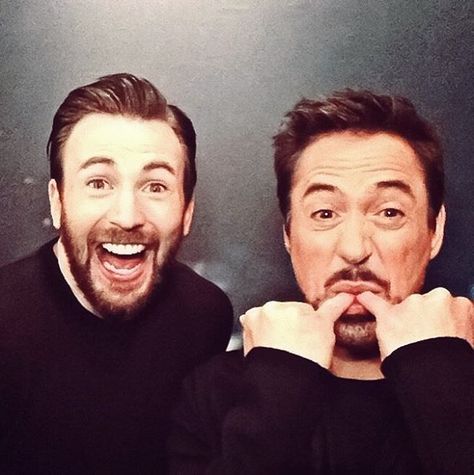 Avengers Actors, Avengers Images, Chris Evans Funny, Toni Stark, Avengers Pictures, Robert Downey Jr., Avengers Imagines, Steve And Tony, Avengers Cast