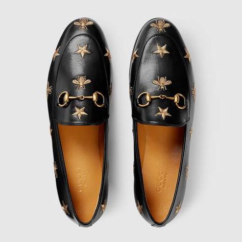 Mocasín Gucci Jordaan de Piel Bordada  - Gucci Mocasines 505281D3V001000 Gucci Jordaan Loafer, Embroidered Loafers, Gucci Jordaan, Gucci Loafers, Black Leather Flats, Embroidered Leather, Black Leather Loafers, Gucci Gucci, Leather Flat Shoes