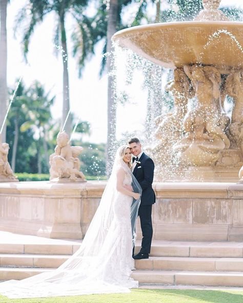 Monica (@monicaraquel47) • Instagram photos and videos Breakers Wedding, Island Style Wedding, Tantawan Bloom, The Breakers Palm Beach, Palm Beach Decor, Breakers Palm Beach, Palm Beach Wedding, Wedding Picture Poses, The Breakers