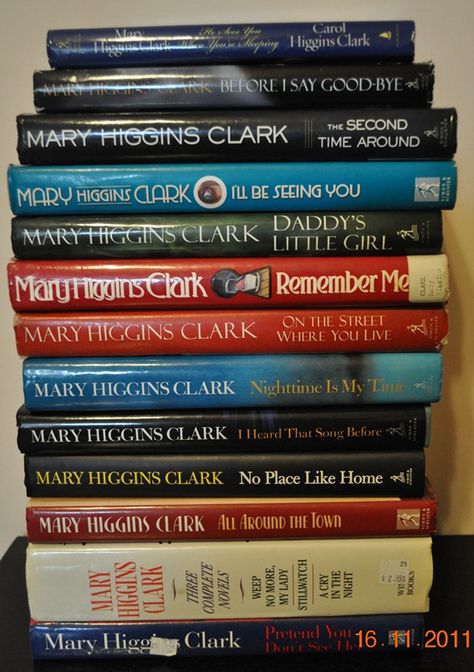 Anything Mary Higgins Clark! She can't write them fast enough ! Mary Higgins Clark Books, John Grisham Books, Mary Higgins Clark, Words Worth, Book Fair, Book Tv, Book List, I Love Reading, Favorite Authors