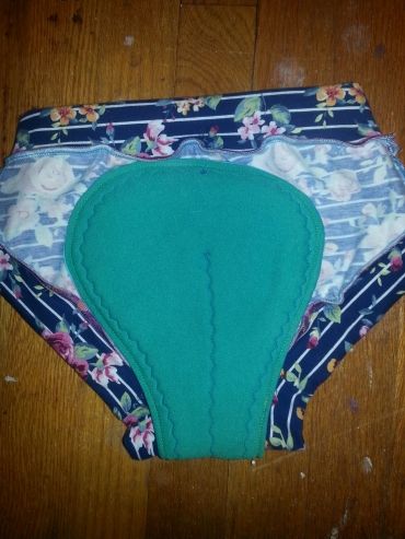 Diy Cloth Pads, Cloth Pad Pattern, Cloth Sanitary Pads, Cloth Menstrual Pad, Mama Cloth, Picture Tutorial, Sewing Projects Free, Sewing Lingerie, Period Panties