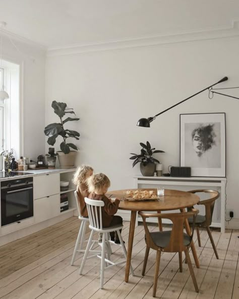 White Family Room, Room Scandinavian, My Scandinavian Home, Scandi Home, Is It Just Me, Scandinavian Home, Childrens Bedrooms, Scandinavian Style, Interior Architecture Design