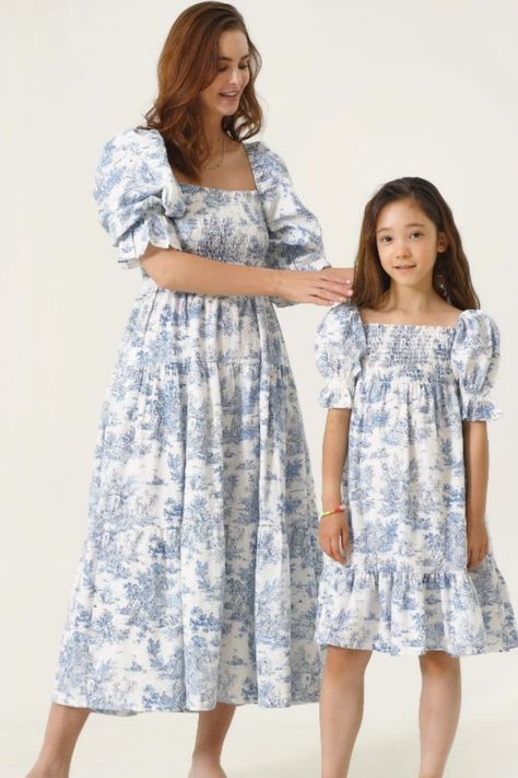 mommy and me matching dresses Mother Daughter Set Dress, Twinning Mom And Daughter, Mother Daughter Twinning Dresses, Matching Dress For Family, Besties Photos, Mom And Daughter Dress, Mother Daughter Matching Dresses, Cute Pastel Outfits, Banquet Outfit