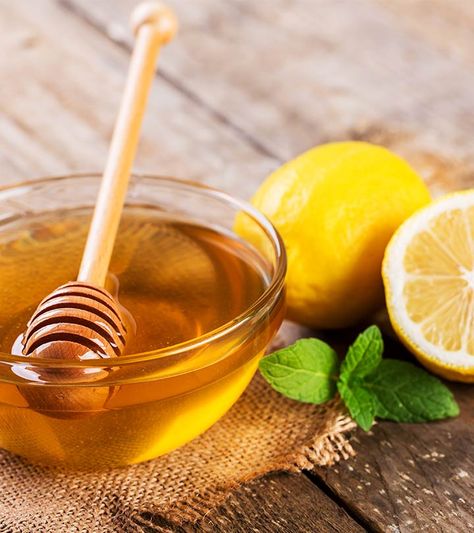 5 Benefits Of Lemon And Honey For Beauty Honey For Cough, Homemade Face Pack, Lemon And Honey, Acne Free Skin, Honey Benefits, Candida Albicans, Lemon Benefits, Natural Acne Remedies, Brown Spots Removal