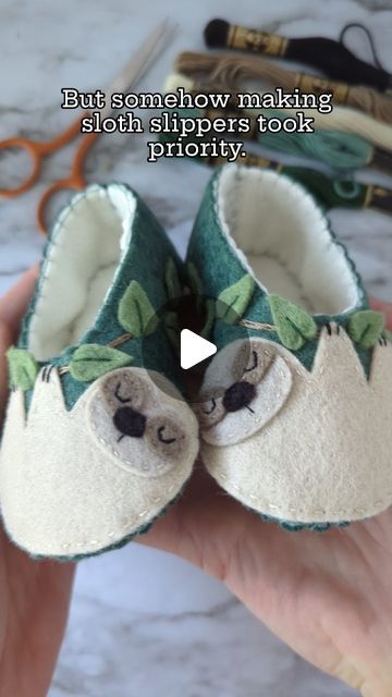 Felt Sloth, Felt Baby Shoes, Sloth Life, Felt Shoes, Felt Baby, Shoe Pattern, Wise Words Quotes, Baby Slippers, Slow Stitching